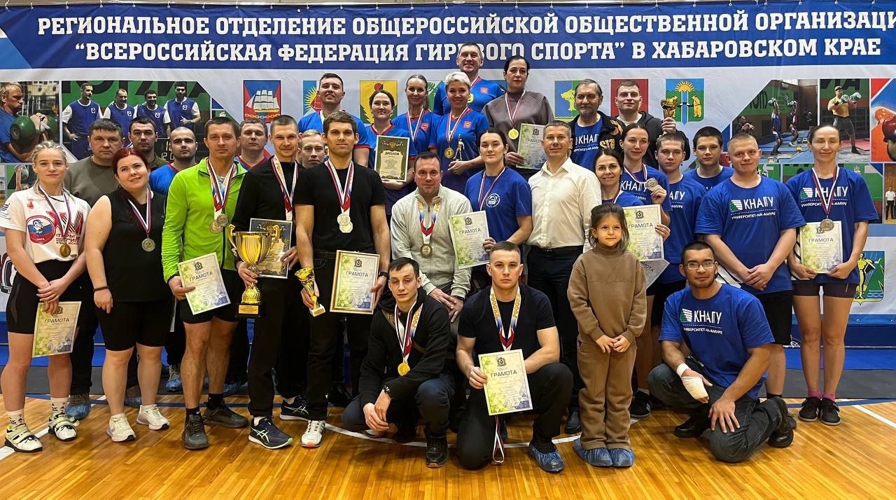 Сотрудник хабаровского СОБР «Ерофей» стал серебряным призёром краевых соревнований по гиревому спорту