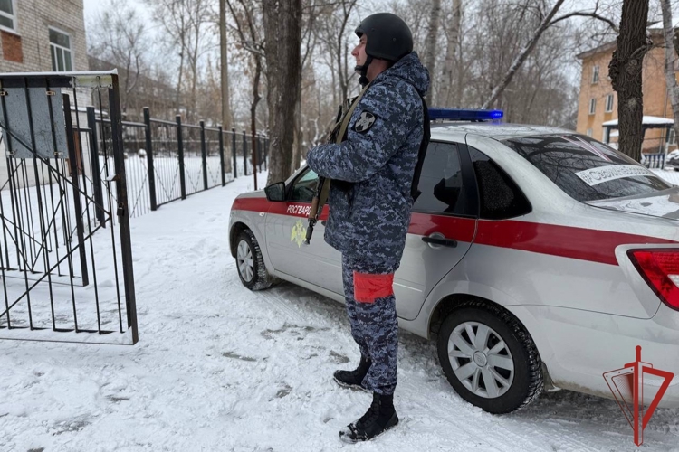 В Комсомольске-на-Амуре росгвардейцы приняли участие в антитеррористической тренировке на объекте образования