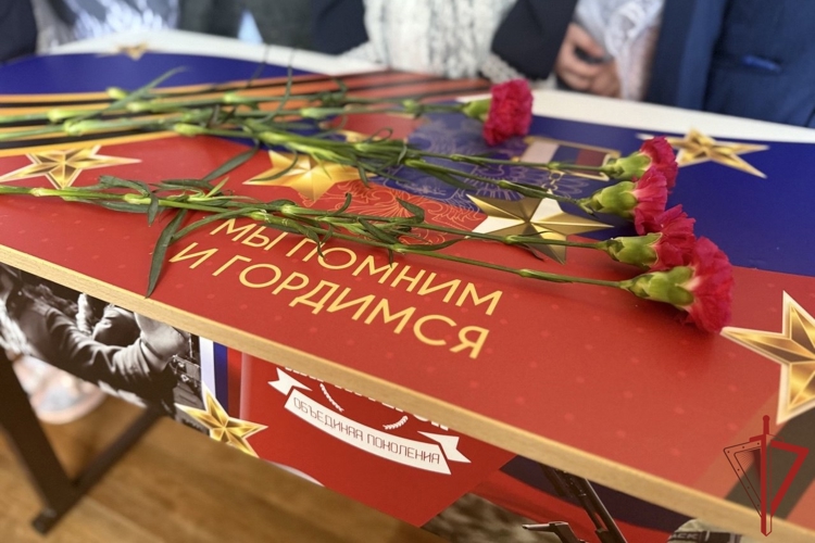 «Парта Героя» в память об офицере спецназа Росгвардии открыта в школе Комсомольска-на-Амуре