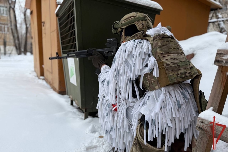В Комсомольске-на-Амуре росгвардейцы приняли участие в антитеррористической тренировке на объекте образования