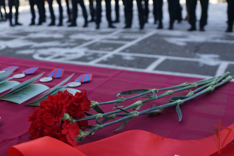 В Хабаровском крае военнослужащие и сотрудники Росгвардии почтили память Героев Отечества 