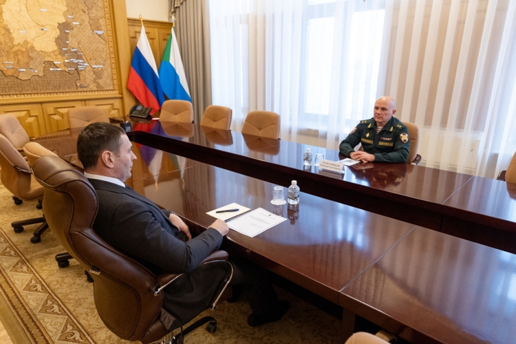 Командующий Восточным округом Росгвардии встретился с Губернатором Хабаровского края 