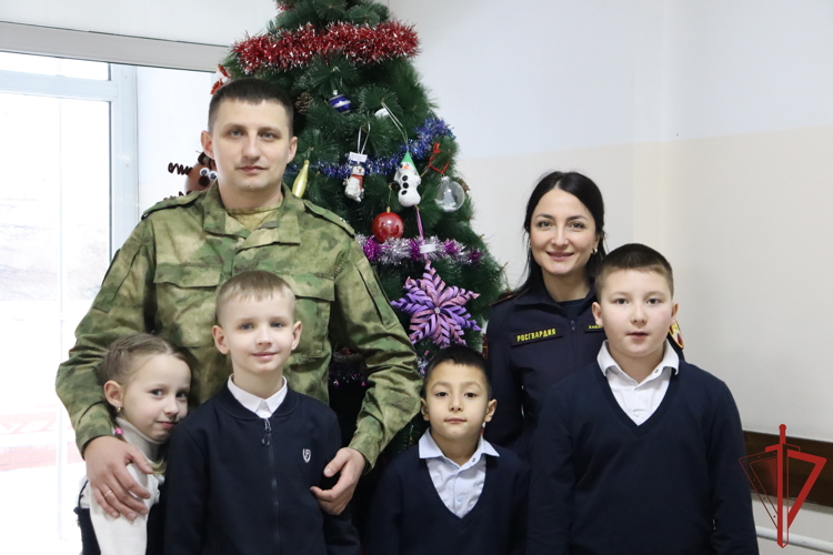 В канун новогодних праздников хабаровские росгвардейцы подвели итоги конкурса на лучшую ёлочную игрушку