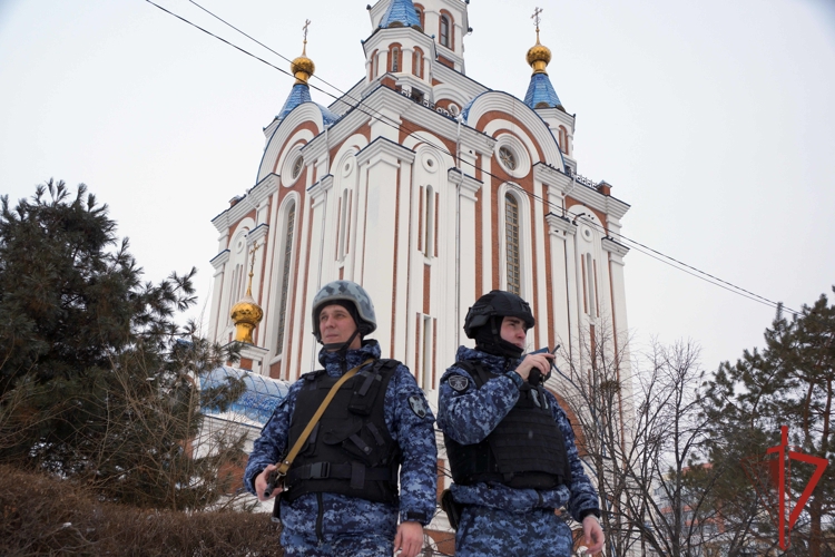 В канун празднования Рождества Христова хабаровские росгвардейцы провели обследование религиозных объектов