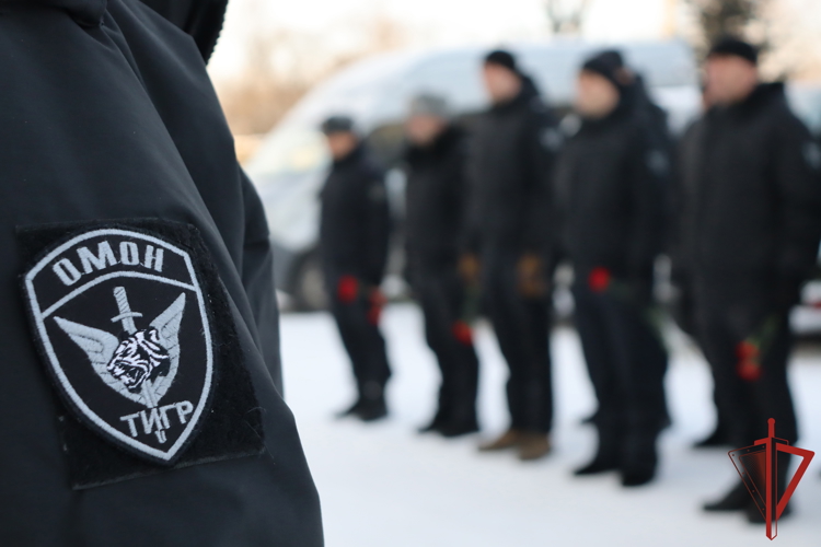 В Хабаровске росгвардейцы почтили память Героев России, погибших при исполнении служебного долга
