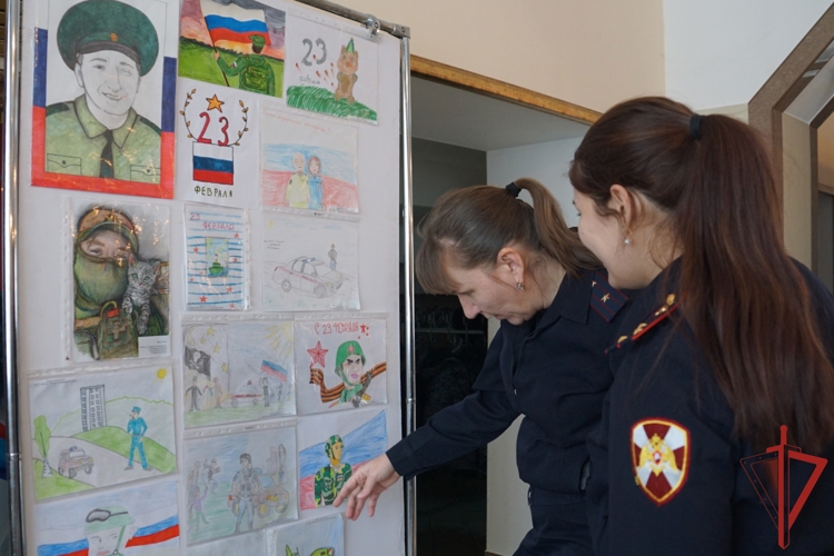 В преддверии Дня защитника Отечества в Управлении Росгвардии по Хабаровскому краю прошёл конкурс на лучший детский рисунок