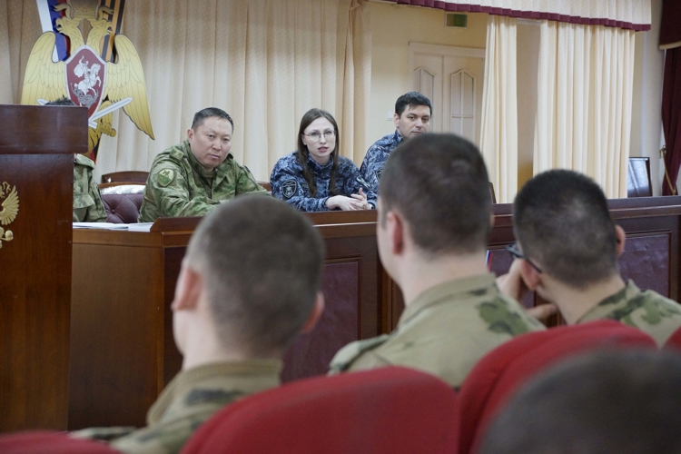 Росгвардейцы провели агитационные мероприятия по приему на службу в Хабаровском крае