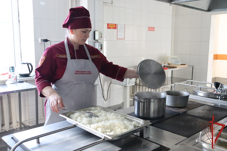 18 февраля – день образования продовольственной и вещевой службы Росгвардии