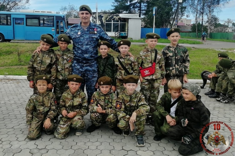 Героем новой рубрики «Знай наших» стал сотрудник вневедомственной охраны Росгвардии из Ванинского района Хабаровского края Владимир Воропаев