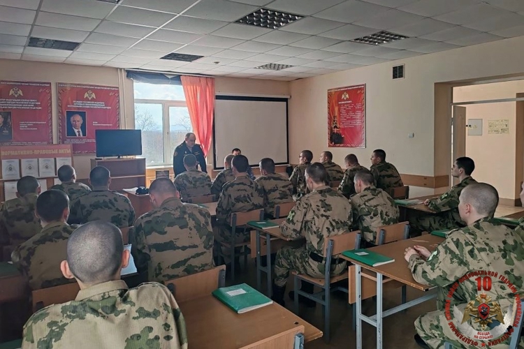 Росгвардейцы провели агитационные мероприятия по приему на службу в Хабаровском крае
