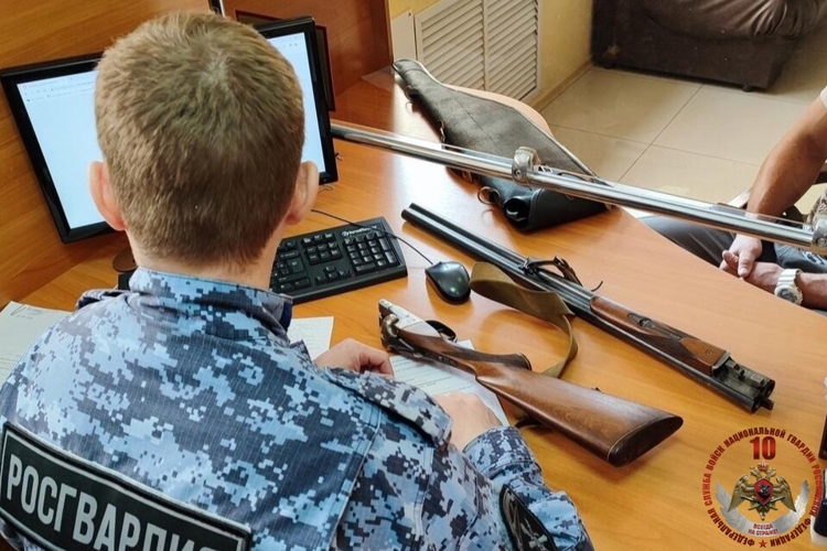 За прошедшую неделю в Хабаровском крае росгвардейцы провели свыше 160 проверок условий хранения оружия