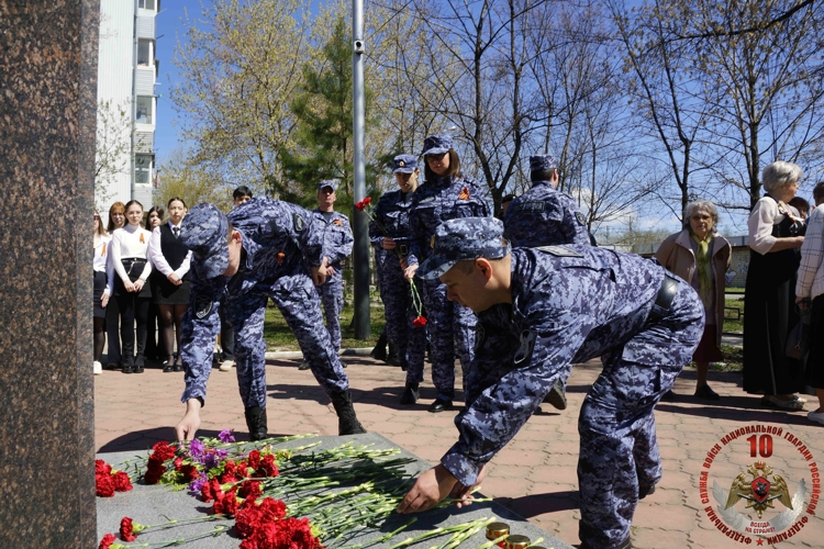 В Хабаровске росгвардейцы стали участниками Всероссийского автопробега «Вахта памяти. Сыны Великой Победы»