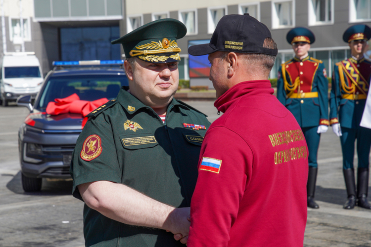 Заместитель директора Росгвардии генерал-полковник Василий Сонин поздравил победителей Всероссийского конкурса профессионального мастерства «Лучший по профессии» (видео)