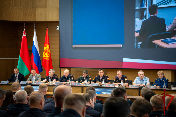 Руководитель управления вневедомственной охраны Росгвардии по Хабаровскому краю принял участие во Всероссийском совещании-семинаре в Нижнем Новгороде