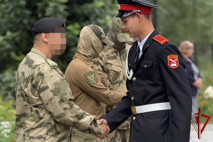 Сотрудники ОМОН «Ураган» Росгвардии приняли участие в памятной линейке в Комсомольске‑на‑Амуре
