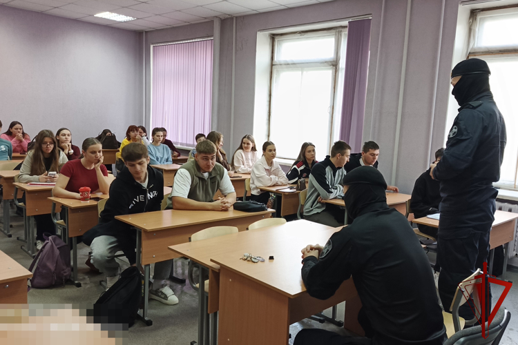 Сотрудники ОМОН Росгвардии провели профориентационные встречи со студентами вузов Хабаровского края